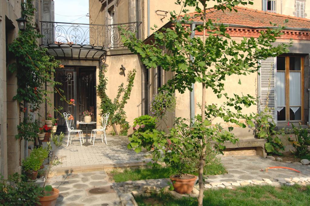 Hôtel La Maison de MarieCamille à Saint-Germain-Lembron Extérieur photo