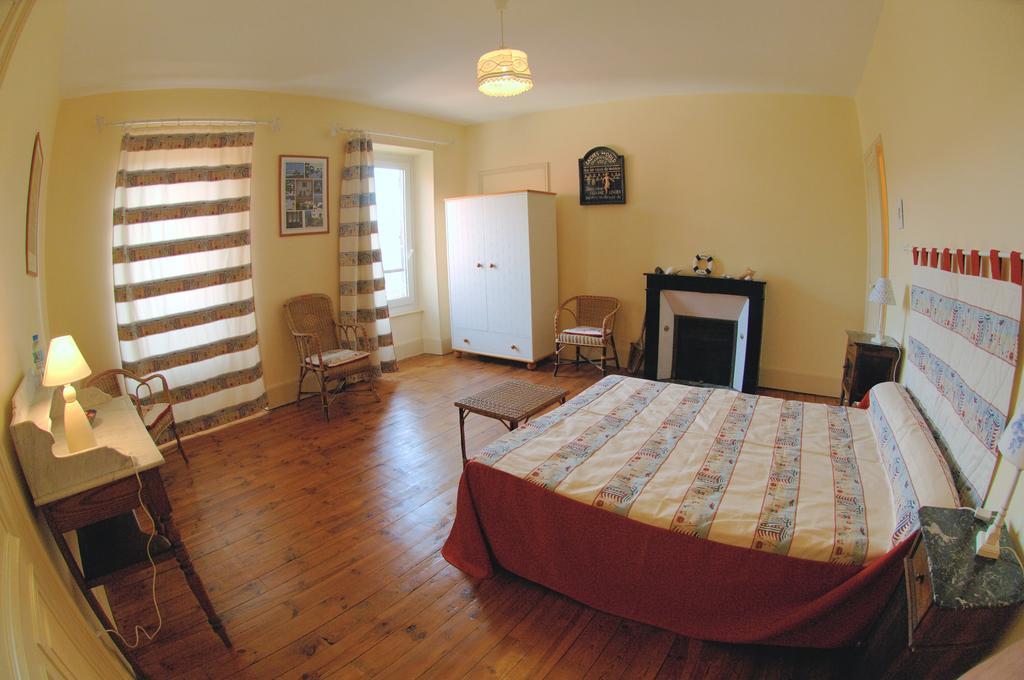 Hôtel La Maison de MarieCamille à Saint-Germain-Lembron Extérieur photo