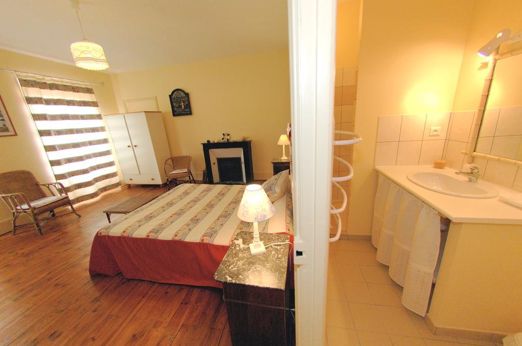Hôtel La Maison de MarieCamille à Saint-Germain-Lembron Extérieur photo