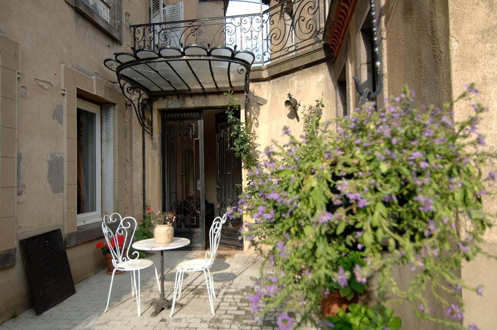 Hôtel La Maison de MarieCamille à Saint-Germain-Lembron Extérieur photo