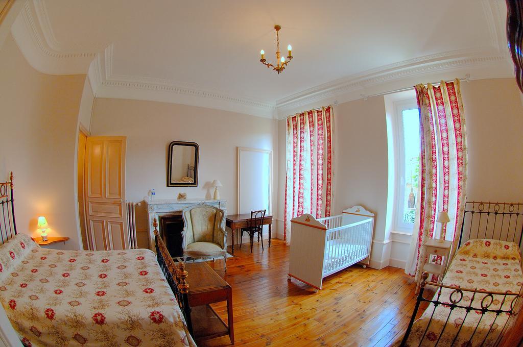 Hôtel La Maison de MarieCamille à Saint-Germain-Lembron Extérieur photo